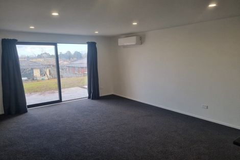 Photo of property in 2/72 Te Tiireke Drive, Glenview, Hamilton, 3206