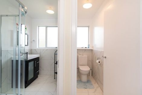 Photo of property in 2/27 Spence Road, Henderson, Auckland, 0612