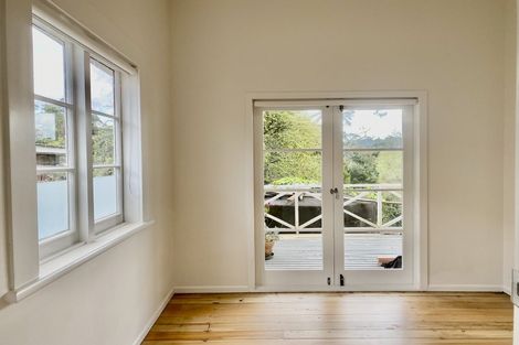 Photo of property in 48 The Avenue, Albany, Auckland, 0632