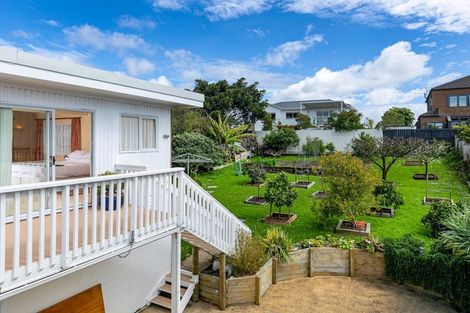Photo of property in 13 Kiteroa Terrace, Rothesay Bay, Auckland, 0630