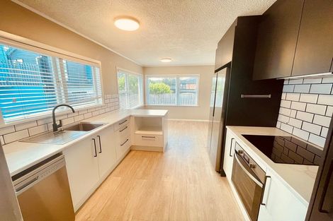 Photo of property in 24 Eastdale Road, Avondale, Auckland, 1026