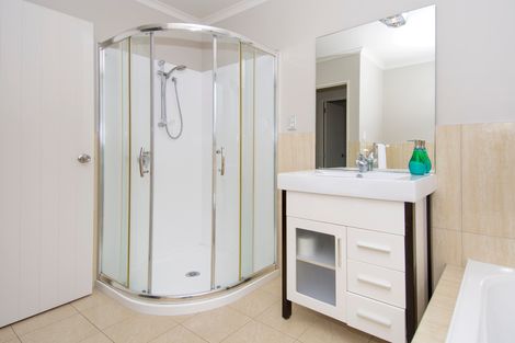 Photo of property in 84 Fairfax Crescent, Pyes Pa, Tauranga, 3112