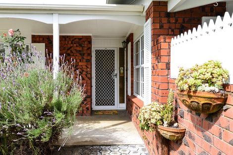 Photo of property in 11 Sandalwood Drive, Dinsdale, Hamilton, 3204