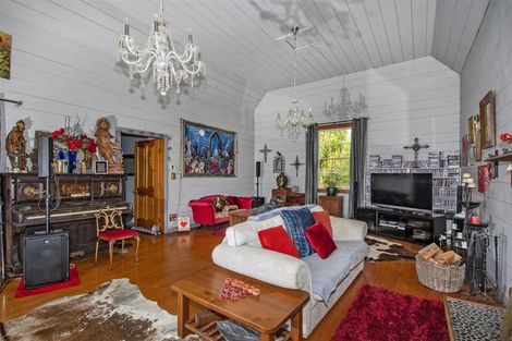 Photo of property in 305 Whananaki Road North, Opuawhanga, Hikurangi, 0181