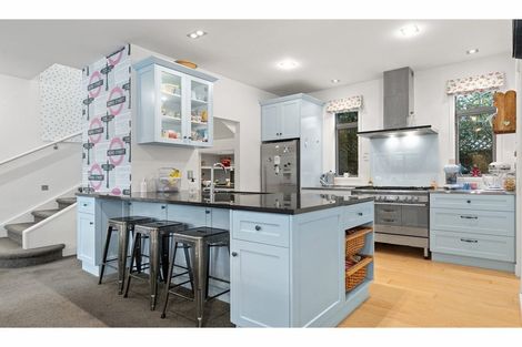 Photo of property in 94 Saint Martins Road, Saint Martins, Christchurch, 8022