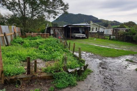 Photo of property in 76 George Street, Hikurangi, 0114