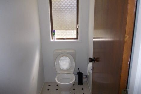 Photo of property in 58 Kurnell Drive, Botany Downs, Auckland, 2010