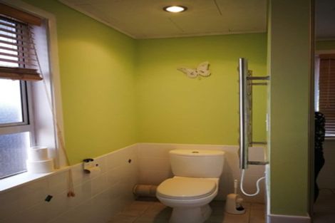 Photo of property in 10 Barron Drive, Green Bay, Auckland, 0604