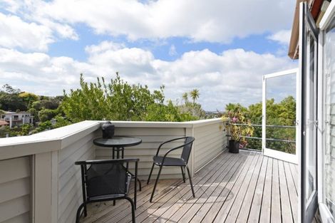 Photo of property in 13/18 Parr Terrace, Castor Bay, Auckland, 0620