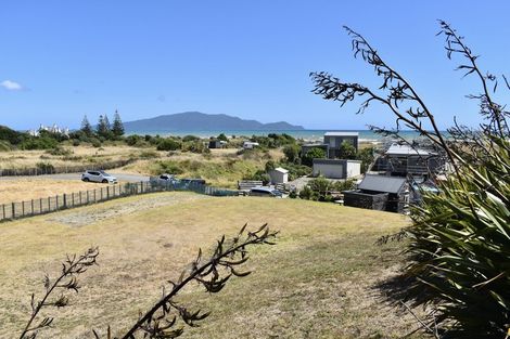Photo of property in 18 Beachview Grove, Peka Peka, Waikanae, 5391