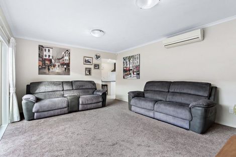 Photo of property in 6 Harobed Place, Weymouth, Auckland, 2103