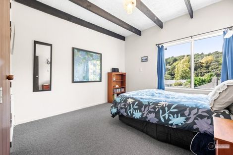 Photo of property in 28 Deller Grove, Silverstream, Upper Hutt, 5019