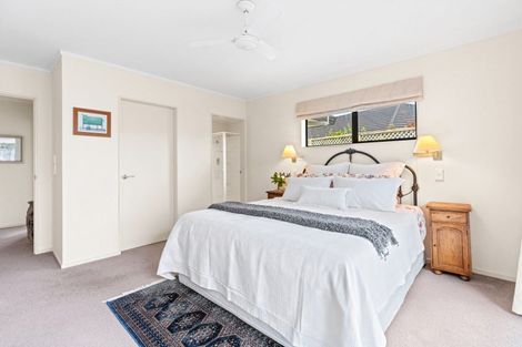 Photo of property in 36 Cranbrook Grove, Waikanae, 5036