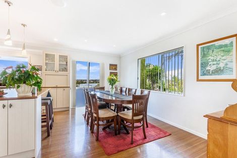 Photo of property in 17 Da Vinci Place, West Harbour, Auckland, 0618