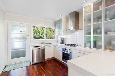 Photo of property in 18 Madison Place, Forrest Hill, Auckland, 0620