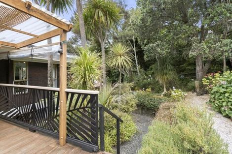 Photo of property in 31 Calman Place, Chatswood, Auckland, 0626