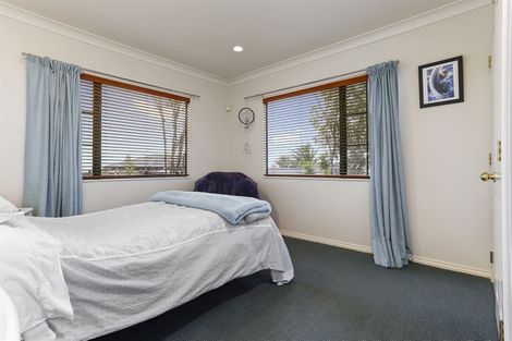 Photo of property in 147a Sturges Road, Henderson, Auckland, 0612