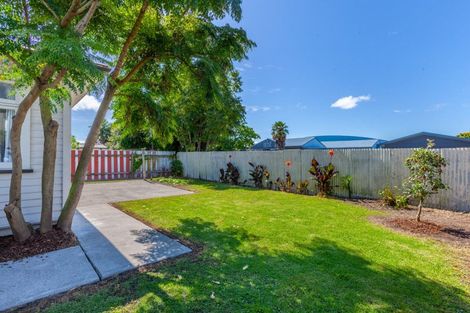 Photo of property in 106 Meeanee Road, Taradale, Napier, 4112