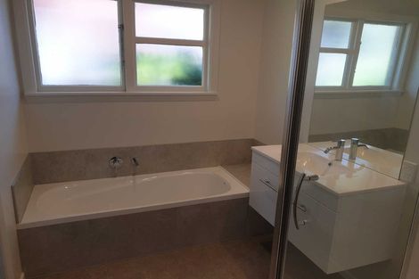 Photo of property in 6 Oakdale Street, Avonhead, Christchurch, 8042