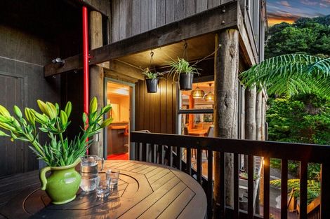 Photo of property in 3a Whiorau Grove, Lowry Bay, Lower Hutt, 5013