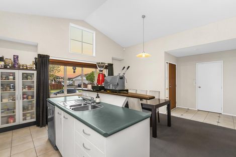 Photo of property in 5 Magic Way, Randwick Park, Auckland, 2105