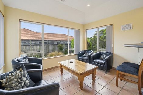Photo of property in 21 Kotuku Drive, Paraparaumu Beach, Paraparaumu, 5032