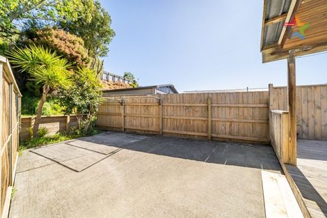 Photo of property in 1 Mcmanaway Grove, Stokes Valley, Lower Hutt, 5019
