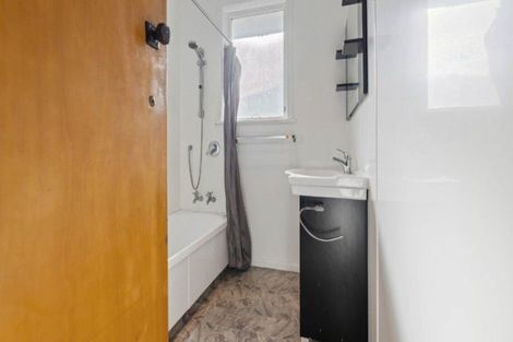 Photo of property in 15 Te Rangitautahanga Road, Turangi, 3334