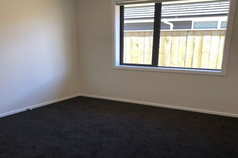 Photo of property in 8 Tapuhikura Street, Waikanae, 5036