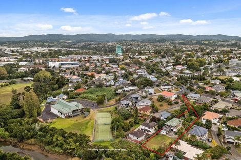 Photo of property in 79 Buscomb Avenue, Henderson, Auckland, 0610