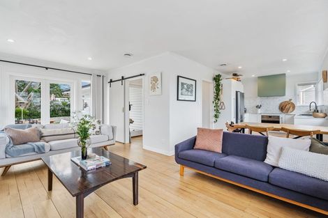 Photo of property in 2 Parahaki Street, Regent, Whangarei, 0112