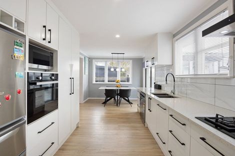 Photo of property in 22 Willis Street, Bader, Hamilton, 3206