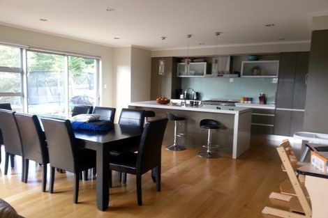 Photo of property in 28 Bur Oak Terrace, Schnapper Rock, Auckland, 0632