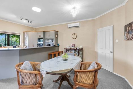 Photo of property in 20 Paraekaretu Street, Hunterville, 4730