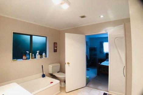 Photo of property in 301 Glengarry Road, Glen Eden, Auckland, 0602