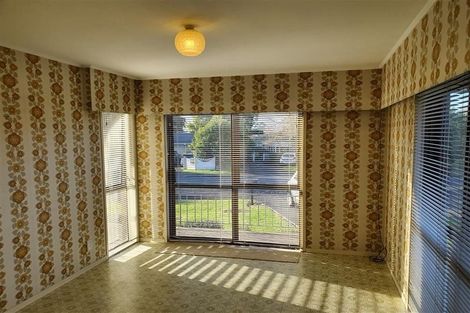 Photo of property in 1 Ti Nana Crescent, Henderson, Auckland, 0610