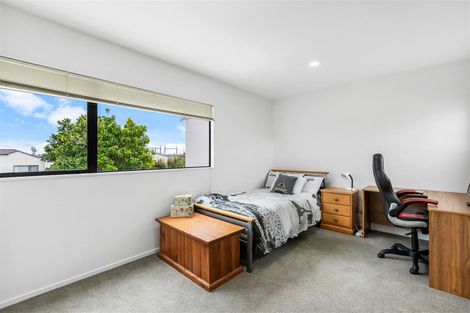 Photo of property in 9 Spalding Rise, Golflands, Auckland, 2013