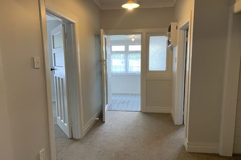 Photo of property in 35 Knowles Street, Terrace End, Palmerston North, 4410