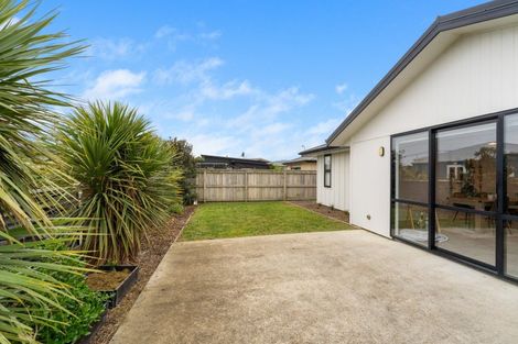 Photo of property in 1 Seagrass Place, Otaki Beach, Otaki, 5512