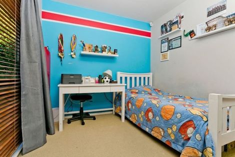 Photo of property in 10/76 Target Road, Totara Vale, Auckland, 0629