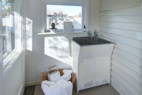 Photo of property in 226 High Street North, Carterton, 5713