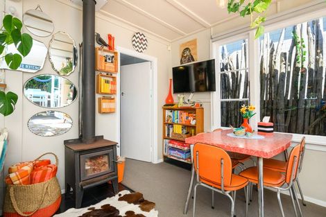 Photo of property in 15 Hall Place, Foxton Beach, Foxton, 4815