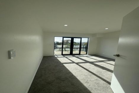 Photo of property in 1d Hollinbrigg Place, Manurewa, Auckland, 2102