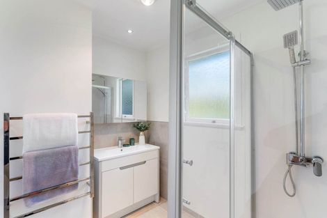 Photo of property in 16 Mawson Avenue, Torbay, Auckland, 0630