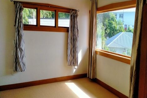 Photo of property in 112 Grafton Road, Roseneath, Wellington, 6011