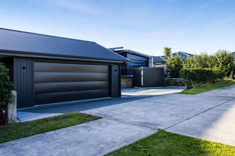 Photo of property in 12 Kotare Drive, Waiwhakaiho, New Plymouth, 4312