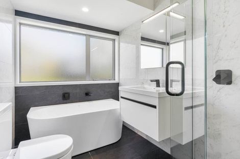 Photo of property in 16 Fielding Crescent, Farm Cove, Auckland, 2012