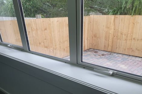 Photo of property in 2/16 South Street, Papakura, 2110