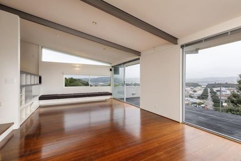 Photo of property in 124 Townsend Road, Miramar, Wellington, 6022