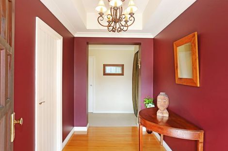 Photo of property in 2 Nita Place, The Gardens, Auckland, 2105